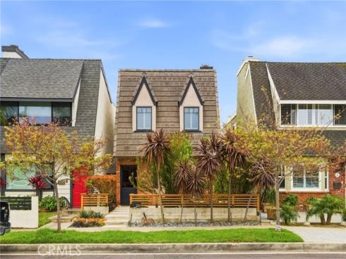 220 Detroit Avenue, Huntington Beach, CA