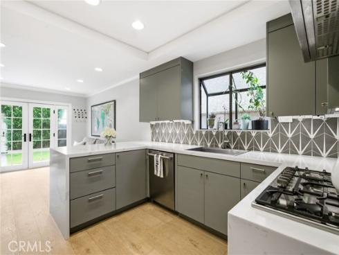 220 Detroit Avenue, Huntington Beach, CA