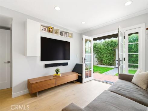 220 Detroit Avenue, Huntington Beach, CA