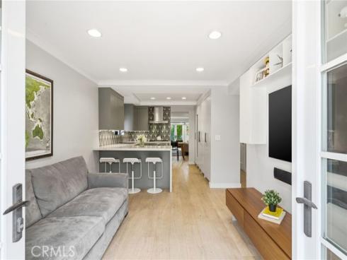 220 Detroit Avenue, Huntington Beach, CA