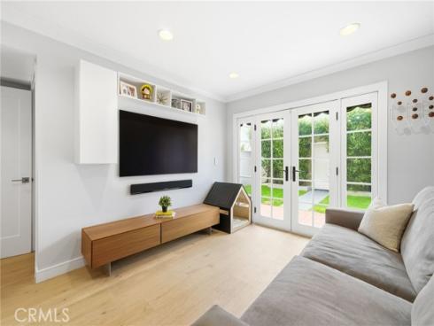 220 Detroit Avenue, Huntington Beach, CA