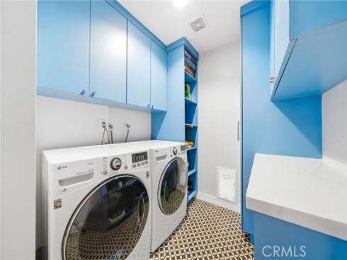 220 Detroit Avenue, Huntington Beach, CA