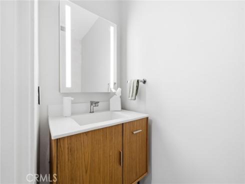 220 Detroit Avenue, Huntington Beach, CA