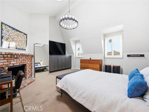 220 Detroit Avenue, Huntington Beach, CA