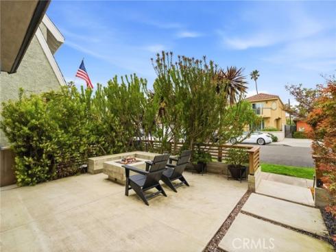 220 Detroit Avenue, Huntington Beach, CA