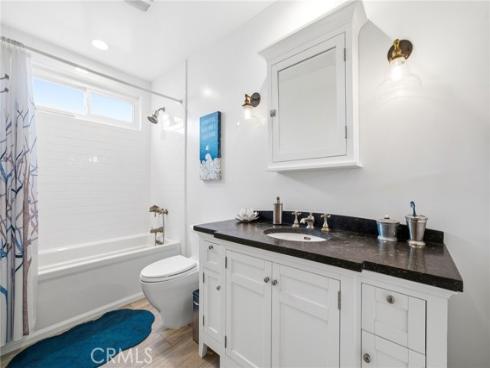 220 Detroit Avenue, Huntington Beach, CA