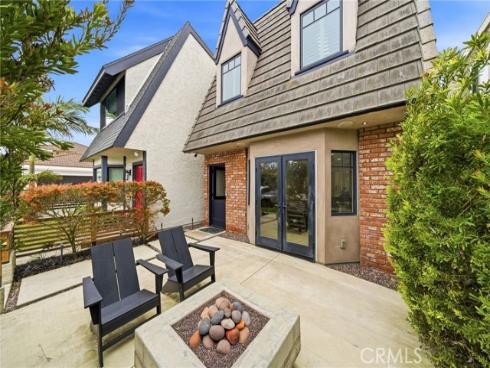 220 Detroit Avenue, Huntington Beach, CA