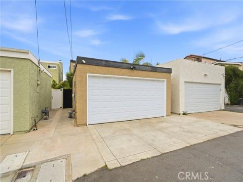 220 Detroit Avenue, Huntington Beach, CA