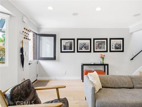 220 Detroit Avenue, Huntington Beach, CA