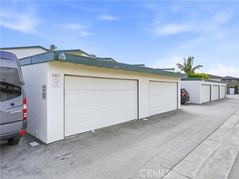 20230  Peach Lane  , Huntington Beach, CA