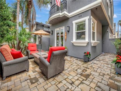 614  16th   Street, Huntington Beach, CA