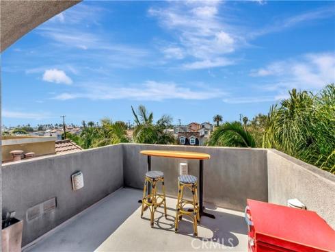 614  16th   Street, Huntington Beach, CA