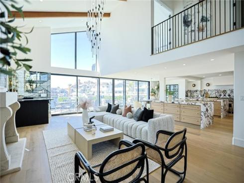 16861  Edgewater  , Huntington Beach, CA