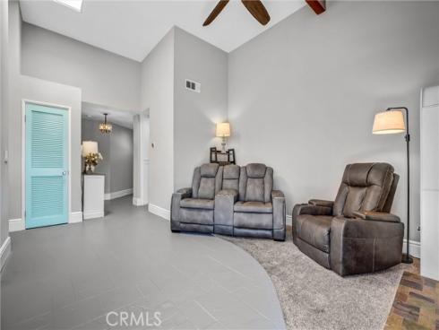 4682  Warner  C304  Avenue, Huntington Beach, CA