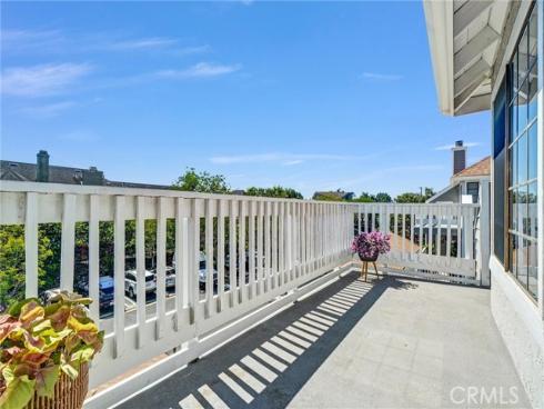 4682  Warner  C304  Avenue, Huntington Beach, CA