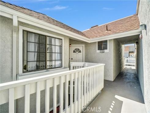 4682  Warner  C304  Avenue, Huntington Beach, CA