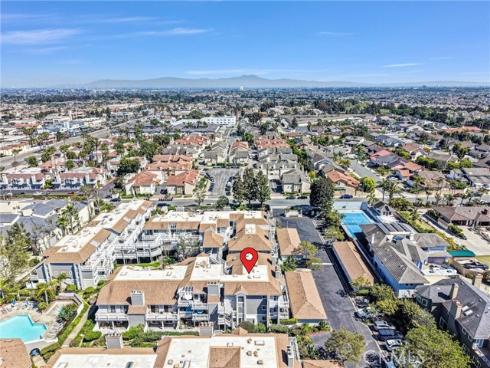 4682  Warner  C304  Avenue, Huntington Beach, CA