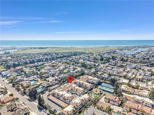 4682  Warner  C304  Avenue, Huntington Beach, CA