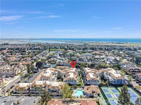4682  Warner  C304  Avenue, Huntington Beach, CA