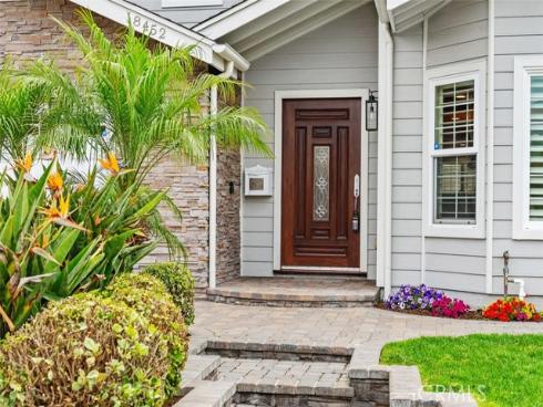 18452  Carnaby  , Huntington Beach, CA