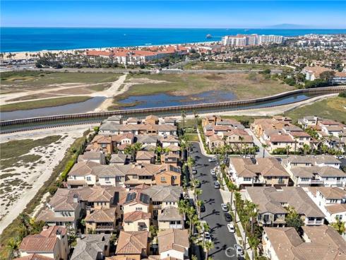 8238 Noelle Drive, Huntington Beach, CA