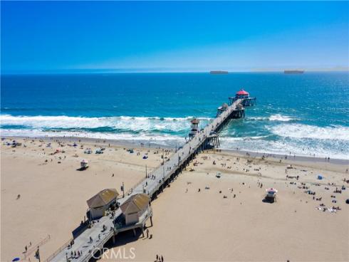 8238 Noelle Drive, Huntington Beach, CA