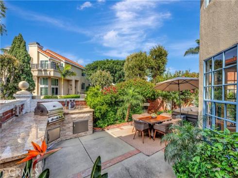 6095  Greenbrier   Drive, Huntington Beach, CA