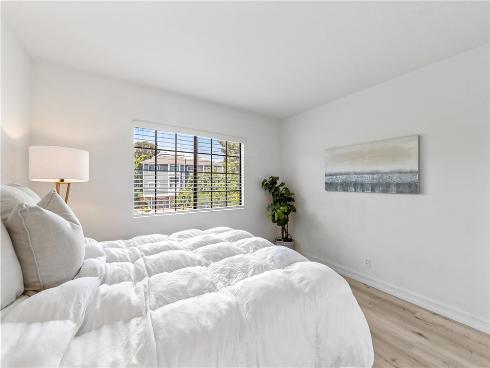 8192  Sandcove Cir  106 , Huntington Beach, CA