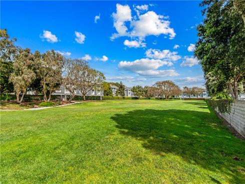 8192  Sandcove Cir  106 , Huntington Beach, CA