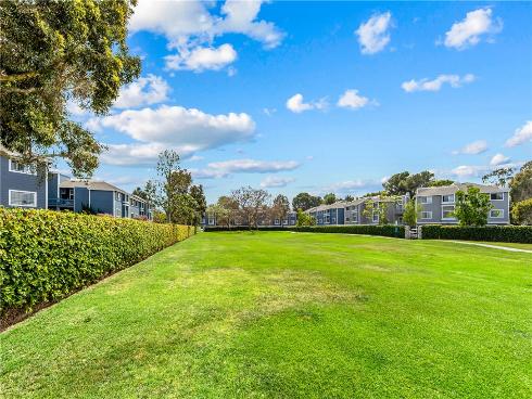 8192  Sandcove Cir  106 , Huntington Beach, CA