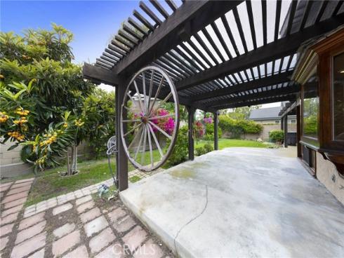 8851  Satterfield  , Huntington Beach, CA