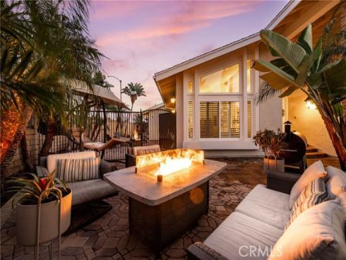 8482  Deepview   Drive, Huntington Beach, CA