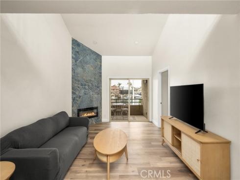 17110 Bluewater Lane, Huntington Beach, CA