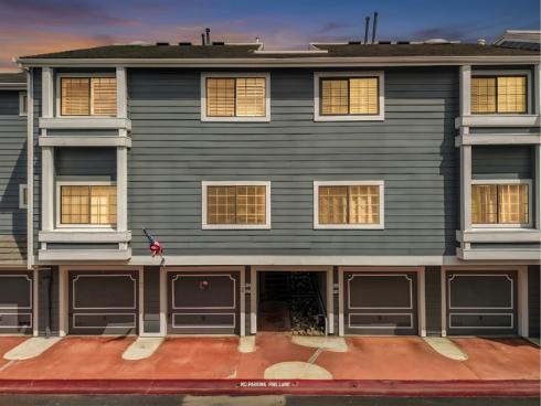 8171  Racepoint  104  Drive, Huntington Beach, CA