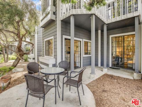 8171  Racepoint  104  Drive, Huntington Beach, CA