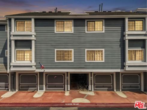 8171  Racepoint  104  Drive, Huntington Beach, CA