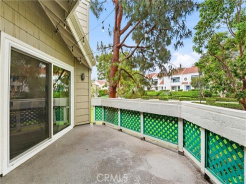 19401  Sunray Lane  204 , Huntington Beach, CA