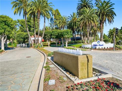 19401  Sunray Lane  204 , Huntington Beach, CA