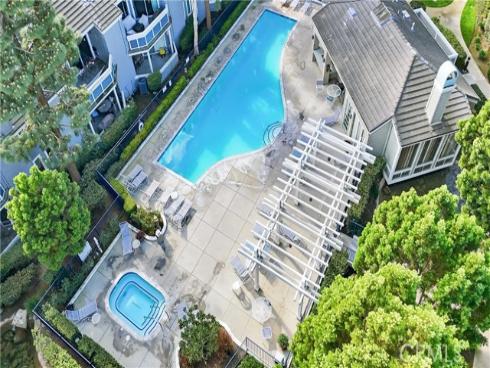 19401  Sunray Lane  204 , Huntington Beach, CA