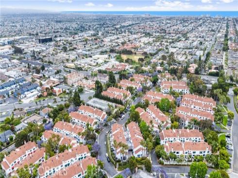 19401  Sunray Lane  204 , Huntington Beach, CA