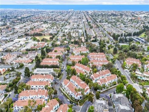 19401  Sunray Lane  204 , Huntington Beach, CA