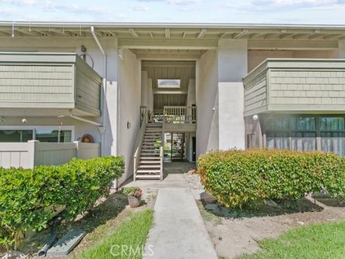 8633  Portola  17E  Court, Huntington Beach, CA