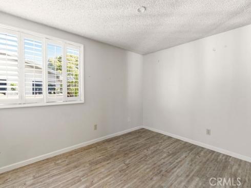 8633  Portola  17E  Court, Huntington Beach, CA