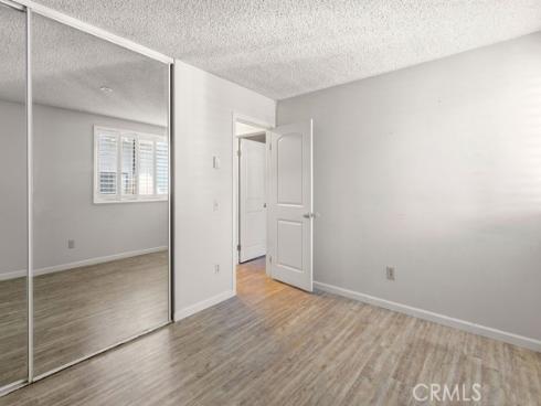 8633  Portola  17E  Court, Huntington Beach, CA