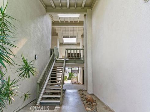 8633  Portola  17E  Court, Huntington Beach, CA