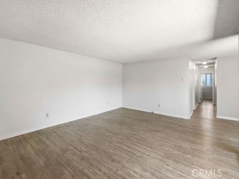 8633  Portola  17E  Court, Huntington Beach, CA