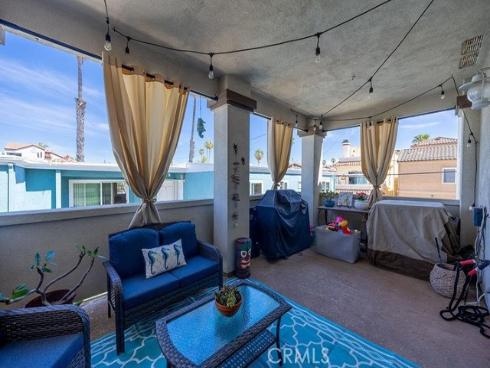1516 Pacific Coast , Huntington Beach, CA