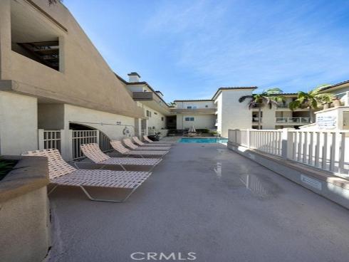 1516 Pacific Coast , Huntington Beach, CA