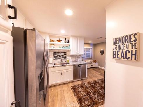 1516 Pacific Coast , Huntington Beach, CA