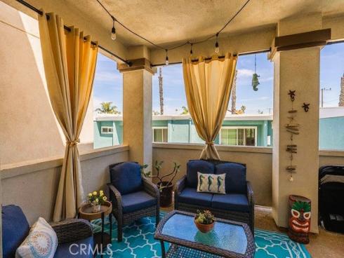 1516 Pacific Coast , Huntington Beach, CA